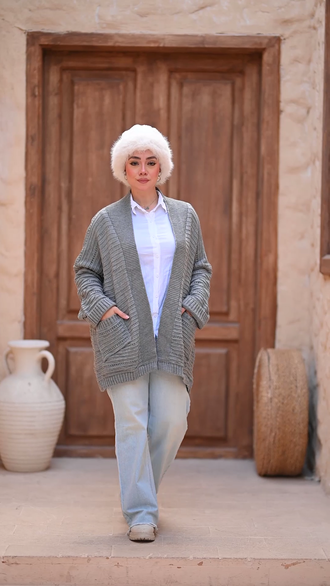 Wide open cardigan with a pocket