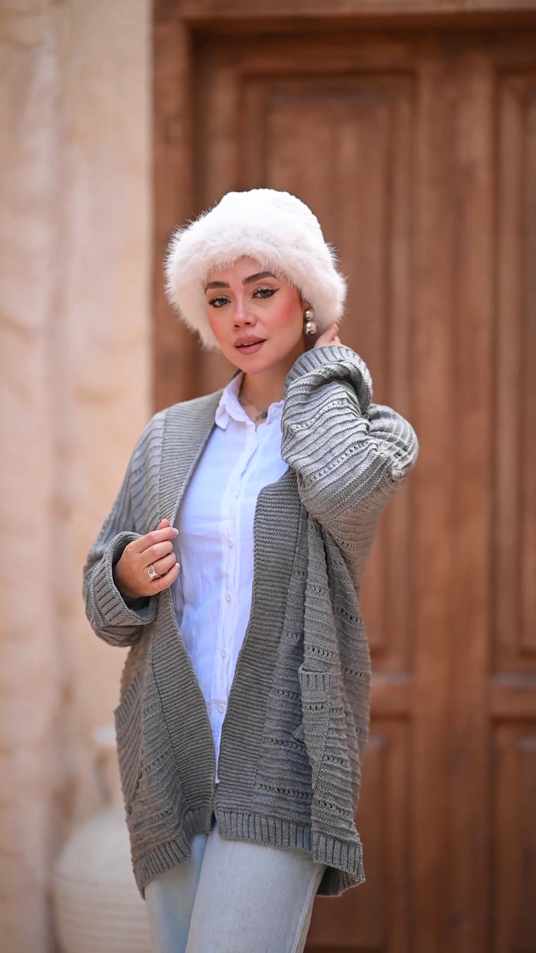 Wide open cardigan with a pocket