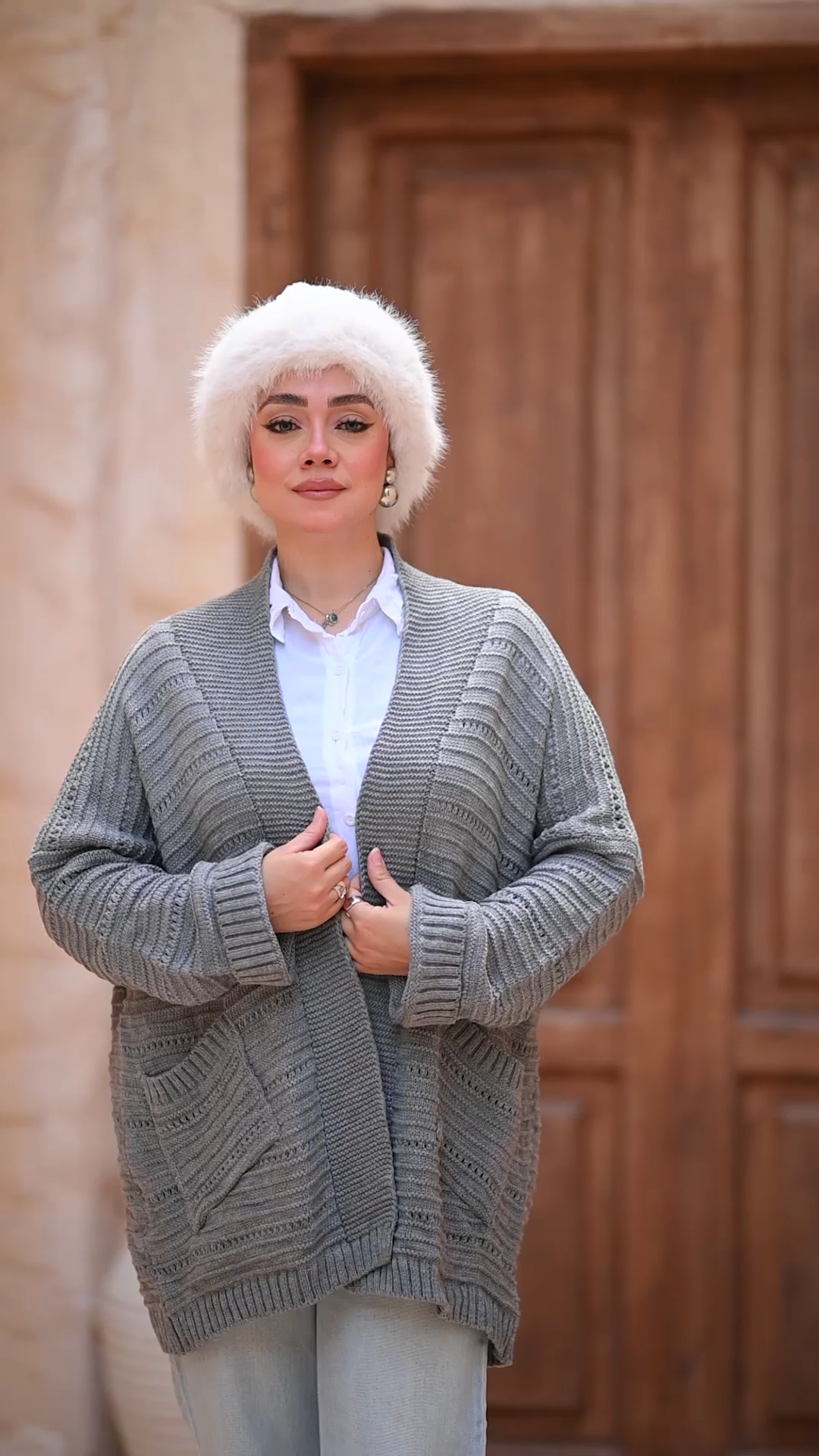 Wide open cardigan with a pocket