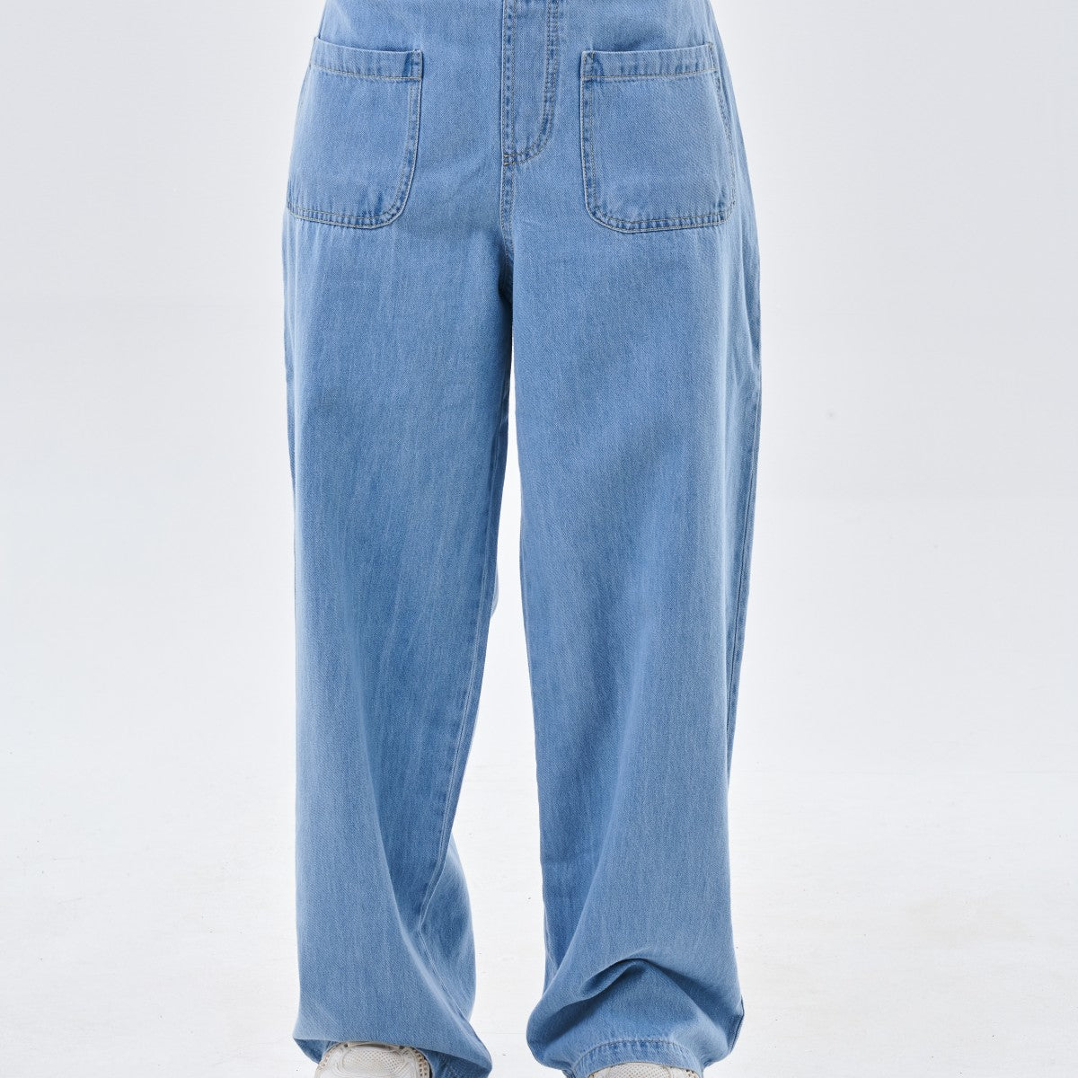 Light Wash Wide-Leg Jeans
